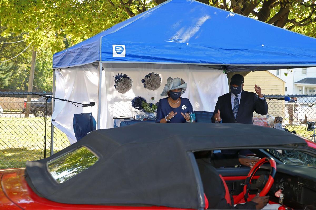 201011 Pastor Hardaway drive-by 3