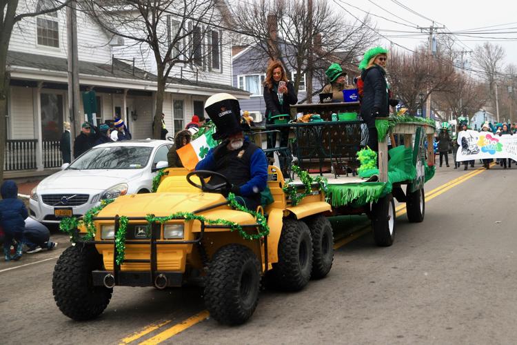 SLIDESHOW Youngstown celebrates the season with parade Gallery