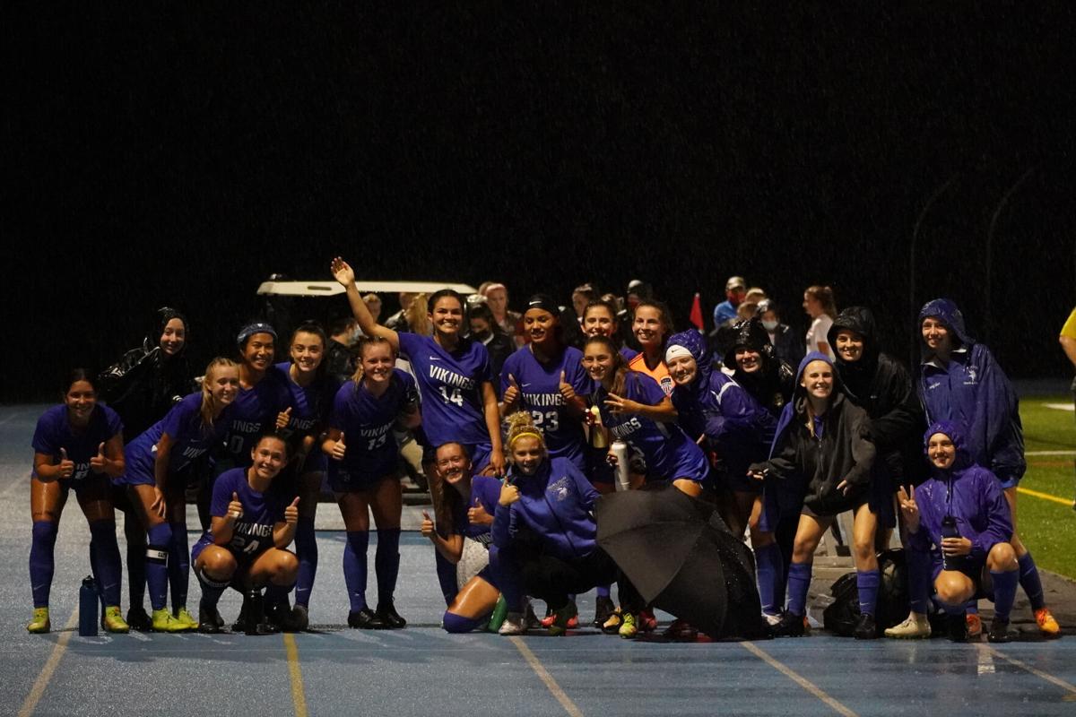 GISoccerGirlsTeam.jpg