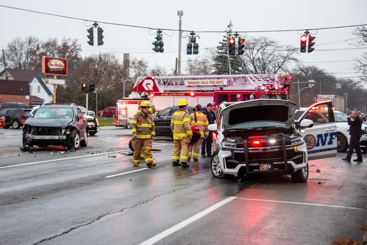 Falls police cruiser involved in crash while responding to accident ...
