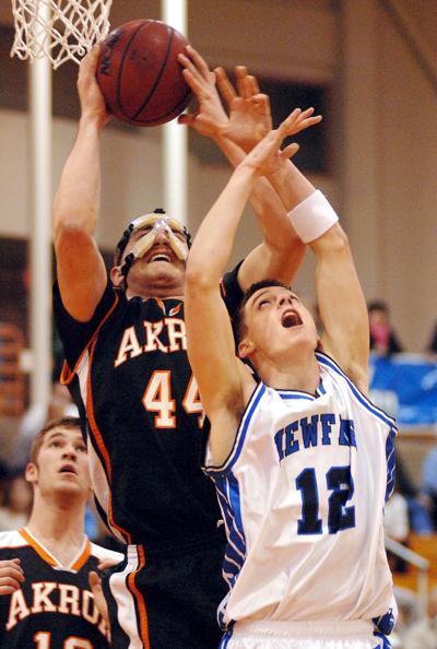 080225 NEWFANE HOOPS2