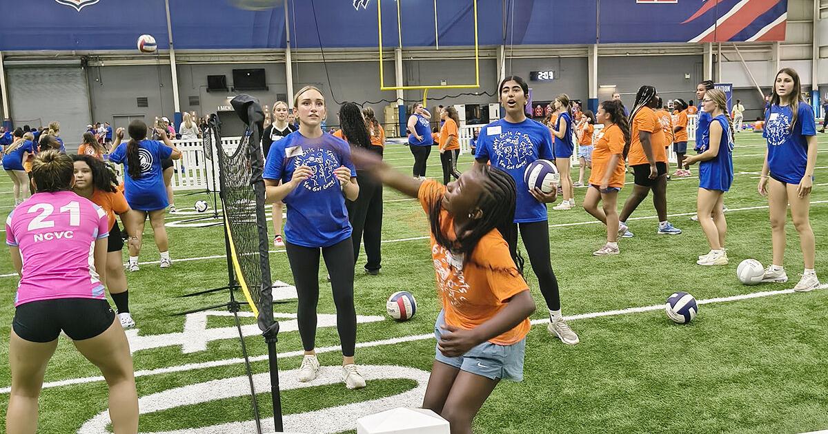 SUNY Niagara volleyball players take part in WNY Girls in Sports event