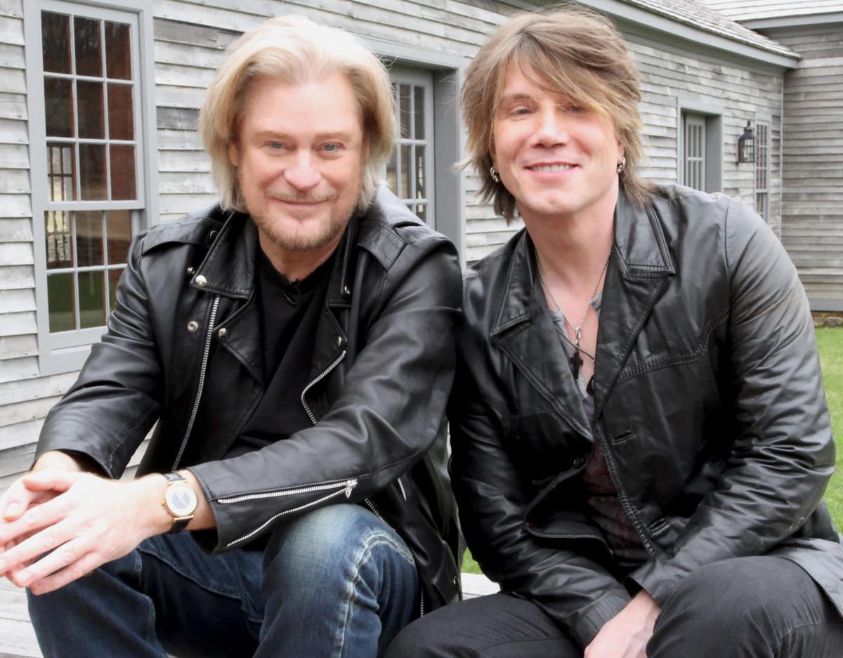 Daryl Hall and John Rzeznik team up for casino performance Night and Day