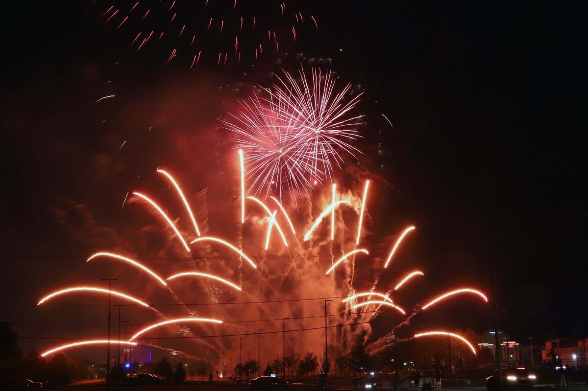 SLIDESHOW Seneca Niagara Resort & Casino fireworks return Gallery