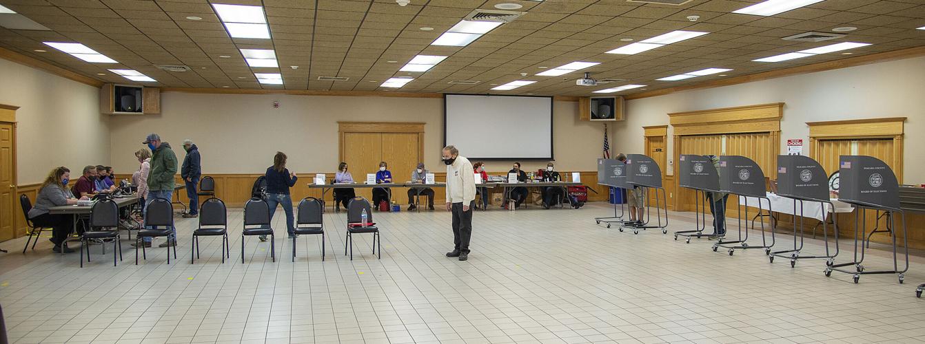 SLIDESHOW A day at the polls Gallery