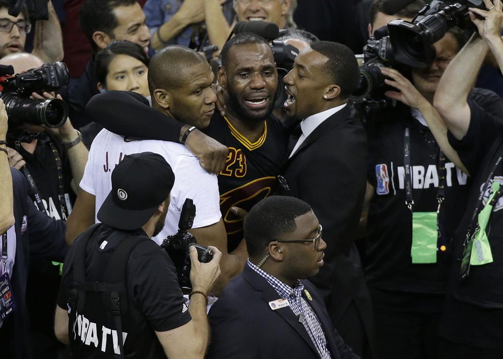 James and Cavaliers win thrilling NBA Finals Game 7, 93-89