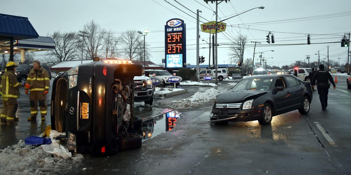 Falls police investigating rollover accident on Niagara Falls Boulevard