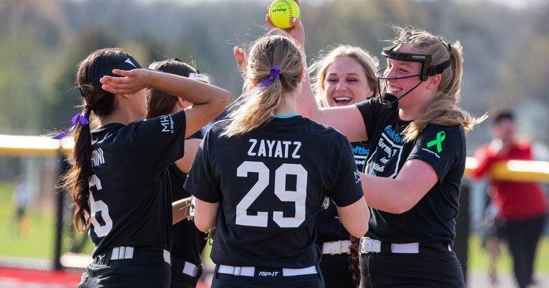 Niagara Wheatfield, Lockport softball teams put spotlight on mental health | Sports Niagara Wheatfield, Lockport softball teams put spotlight on mental health | Sports