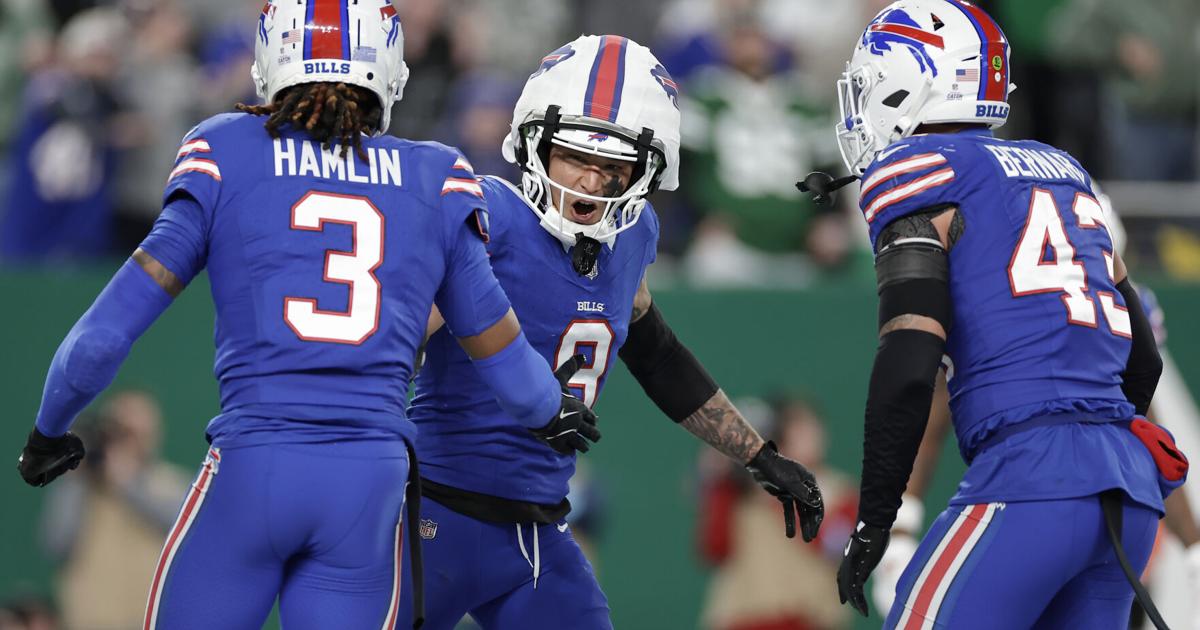 Wearing added protection, Taylor Rapp returns from concussion to give ...