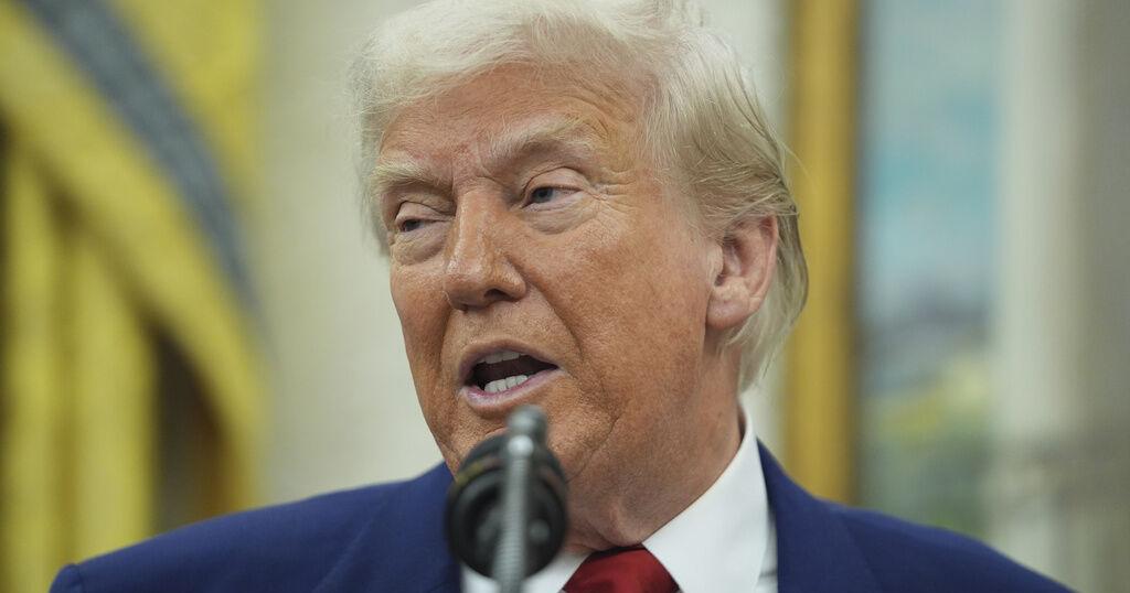 トランプは、彼が料金を変え続けているという理由だけで、彼が関税で「鶏を駆け巡っている」と主張する|ニュース