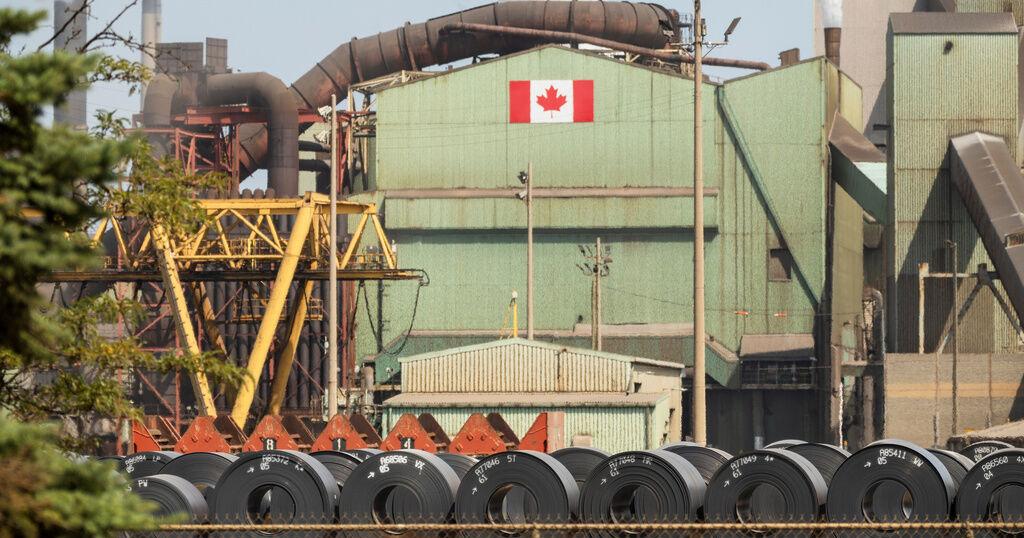 Gillibrand pushing bill to reverse tariffs on Canada, block impending import ban