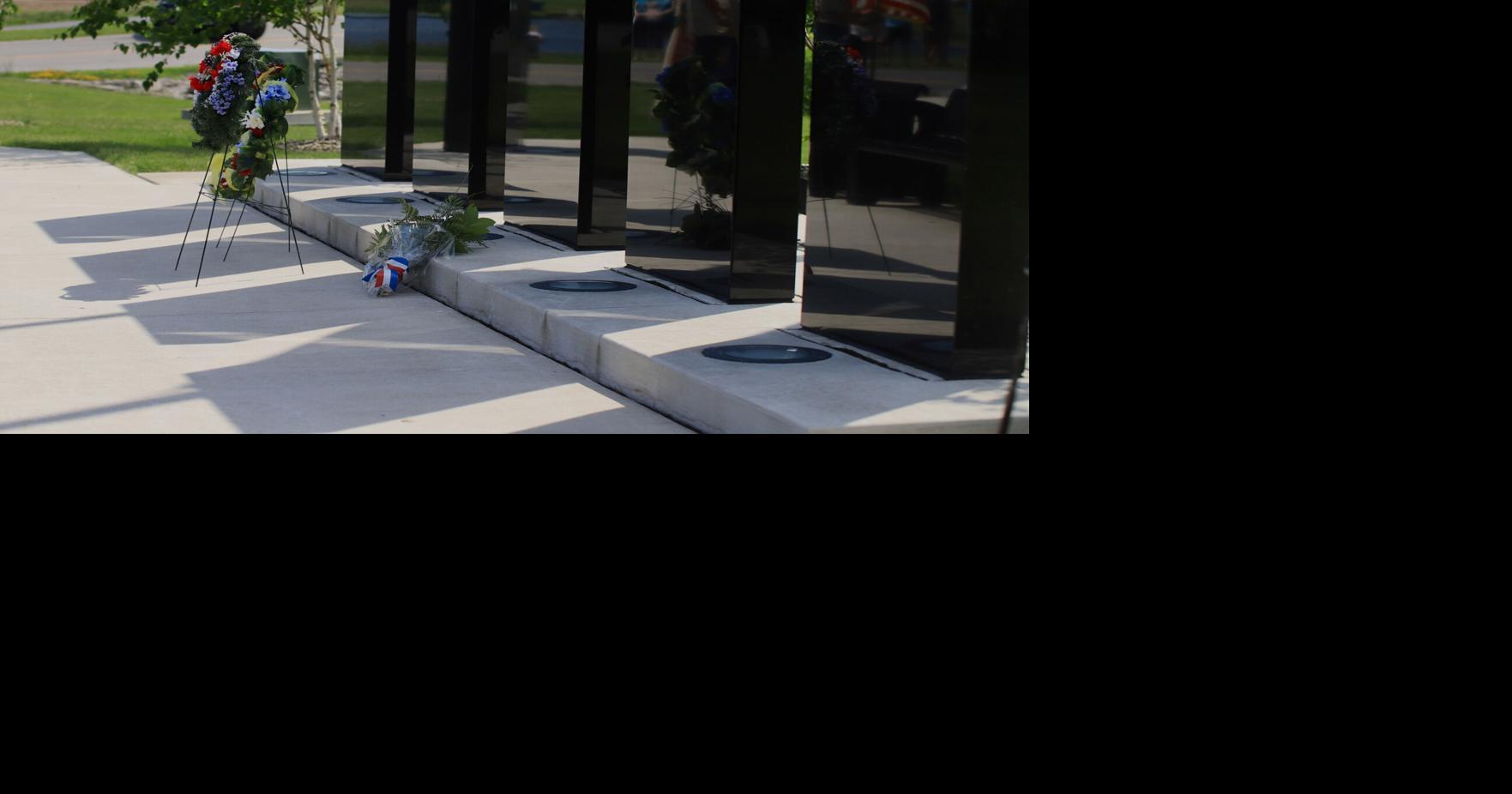 SLIDESHOW Remembering those who sacrificed all on Memorial Day(02)