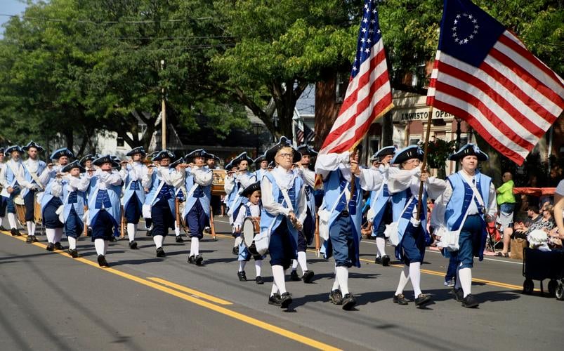 SLIDESHOW Marching in the Peach Festival Parade Gallery niagara