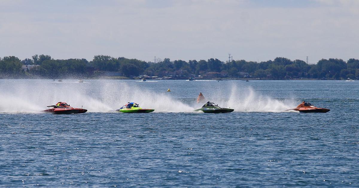 SLIDESHOW Thunder on the Niagara hits the water Gallery niagara