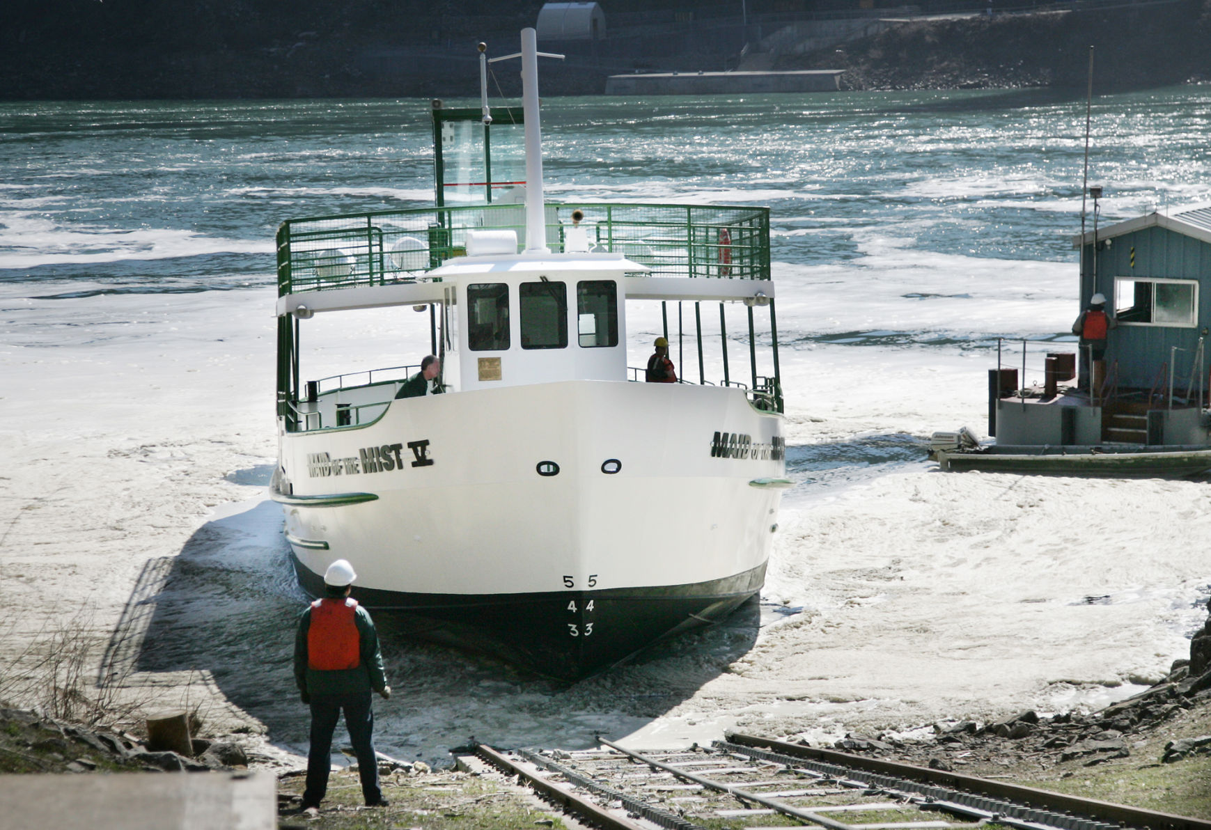 MAID OF THE MIST: Sailing through controversy | Local News