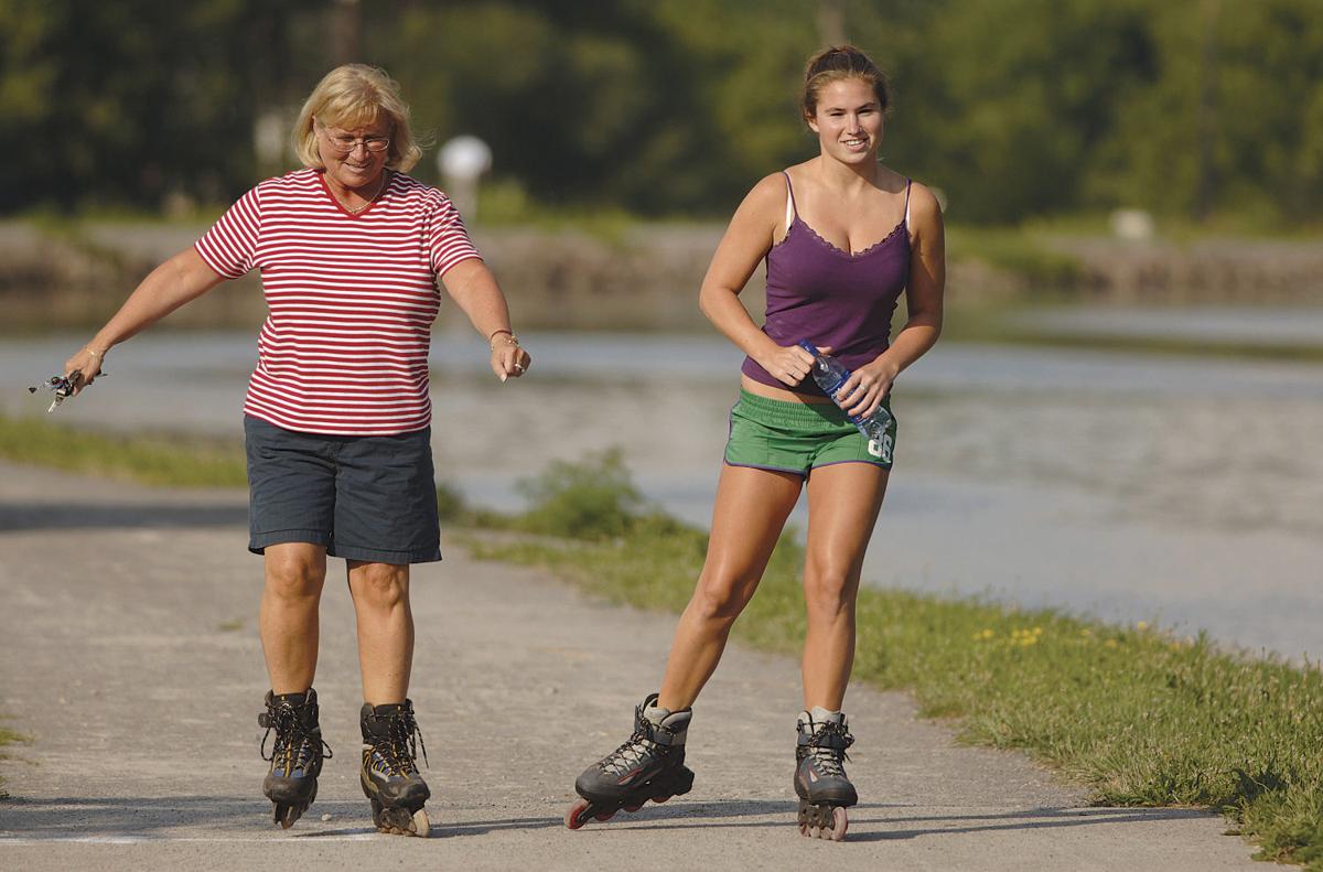 SKATERS / LOCKPORT