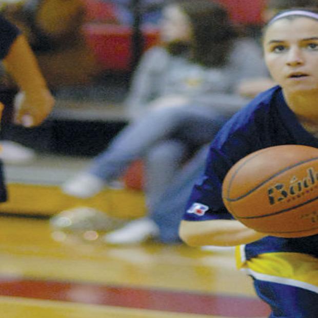 Women S Basketball Former Nu Coach Lonergan Teaching Medaille To