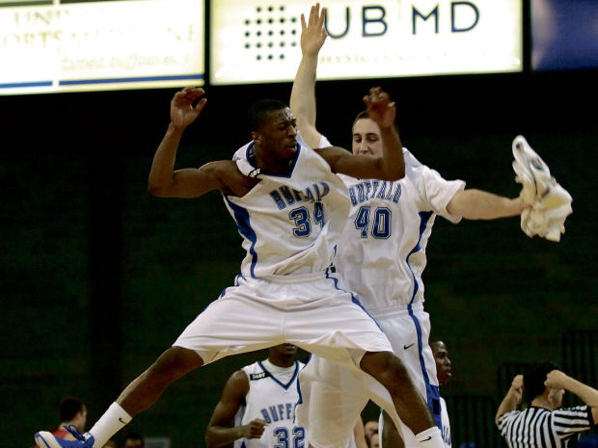 Men S Basketball Bulls Open Mac Tournament With Kent State