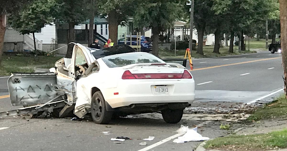 One dead, one injured after car drives into tree in Lockport | Crime