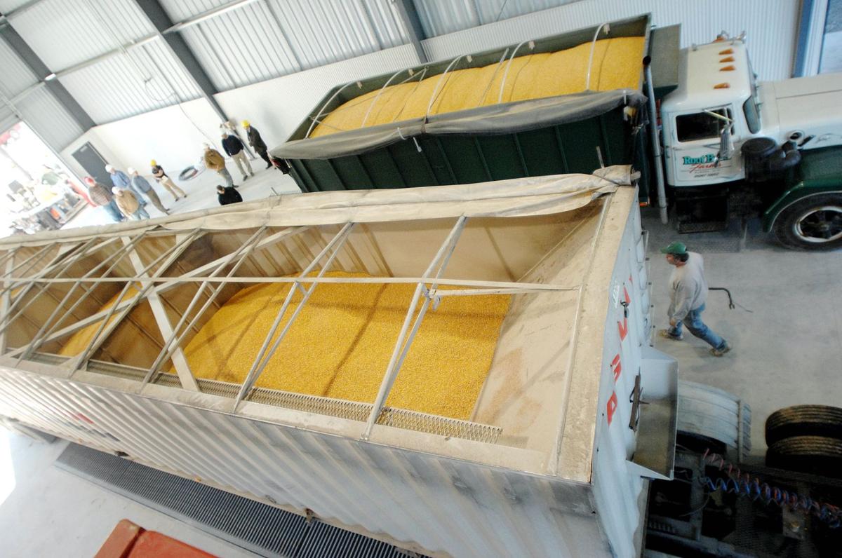 SLIDESHOW Corn arrives at Medina ethanol plant Multimedia niagara