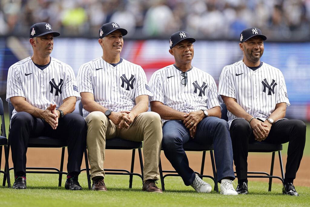 Jeter returns as Yankees honor 1998 team at Old-Timers' Day, Boone booed by  some, Sports