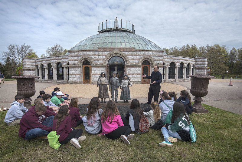 Fatima Shrine statue celebrates anniversary of Virgin Mary ...