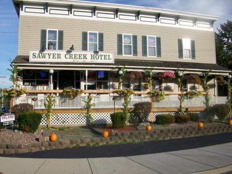 Review Sawyer Creek Hotel offers excellent dining experience Night