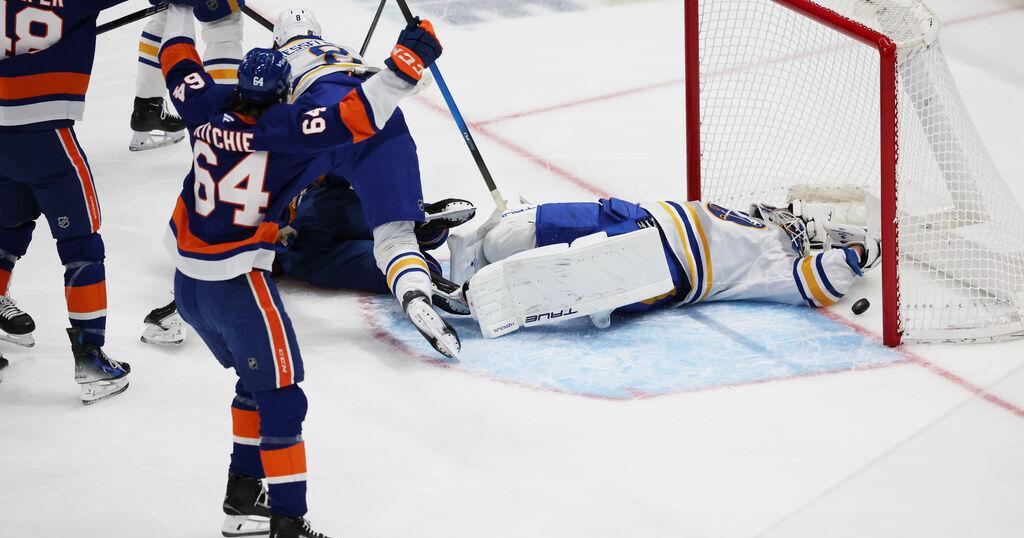 Alex Lyon picking up fans after tying Sabres' g…