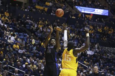 Massinburg Scores 43 As Buffalo Stuns No 13 West Virginia
