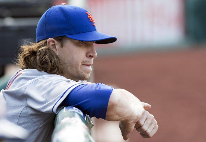 Jacob deGrom wins NL Rookie of the Year award 