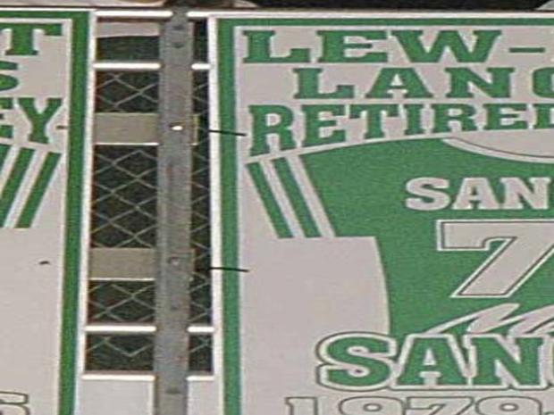 Lew-Port honors Sanoian 27 years later, Sports
