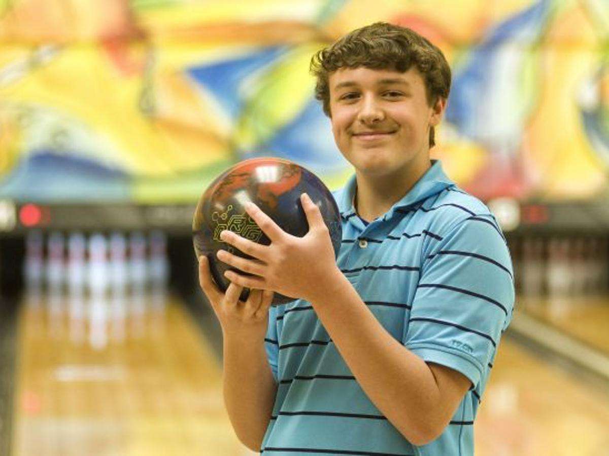 Teenage Bowler Rolls 300 800 At Rapids Sports Niagara Gazette Com