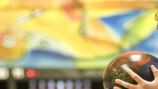 Teenage Bowler Rolls 300 800 At Rapids Sports Niagara Gazette Com