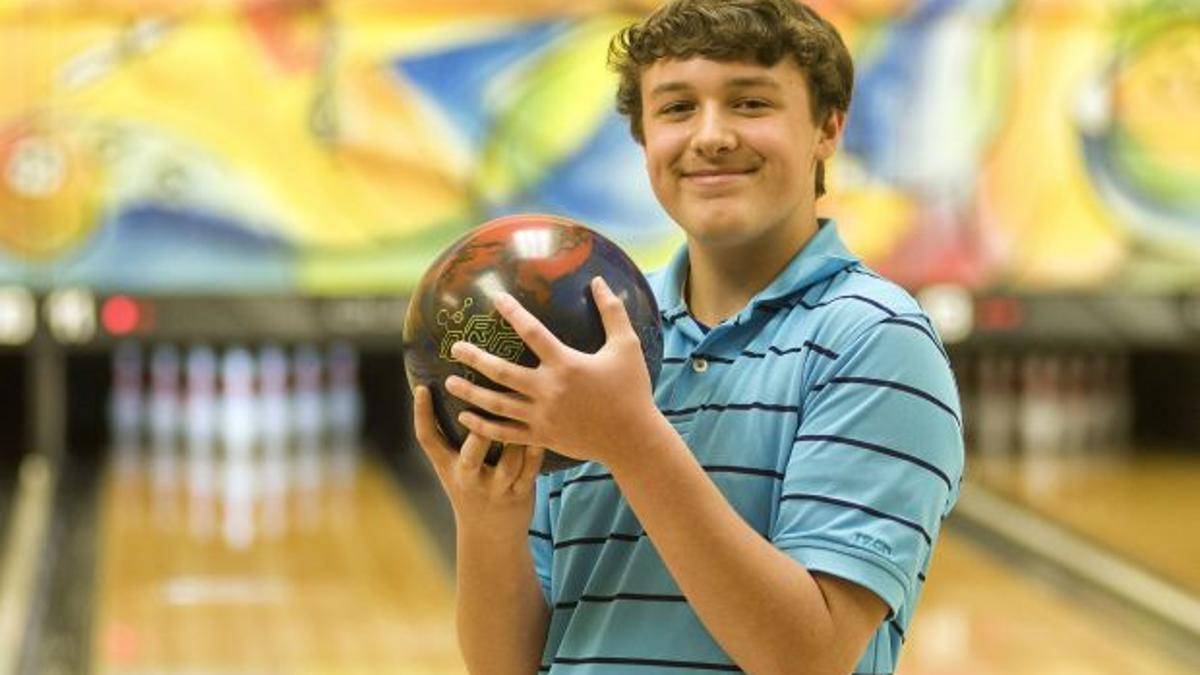 Teenage Bowler Rolls 300 800 At Rapids Sports Niagara Gazette Com