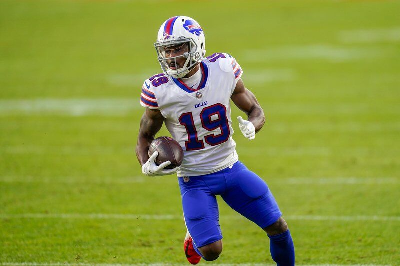 Isaiah McKenzie re-signs with Buffalo Bills