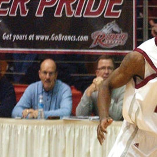 Men S Basketball Niagara Goes For 14th Win Away From Home