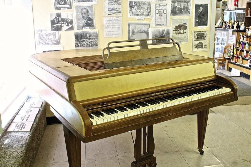 1940 2024 wurlitzer piano