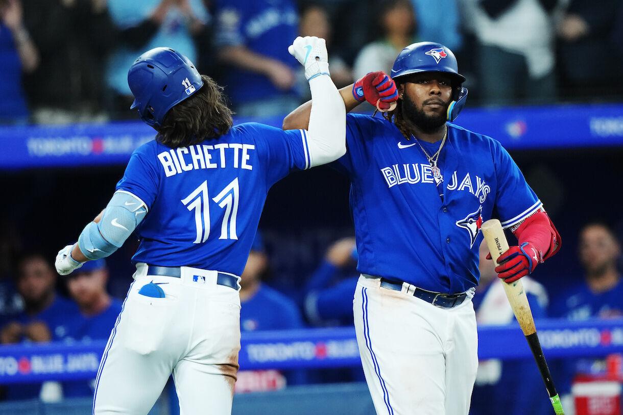 Blue Jays trade Gabriel Moreno, Lourdes Gurriel Jr. to