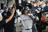 Judge, Higashioka homer as Yankees pound White Sox 7-1