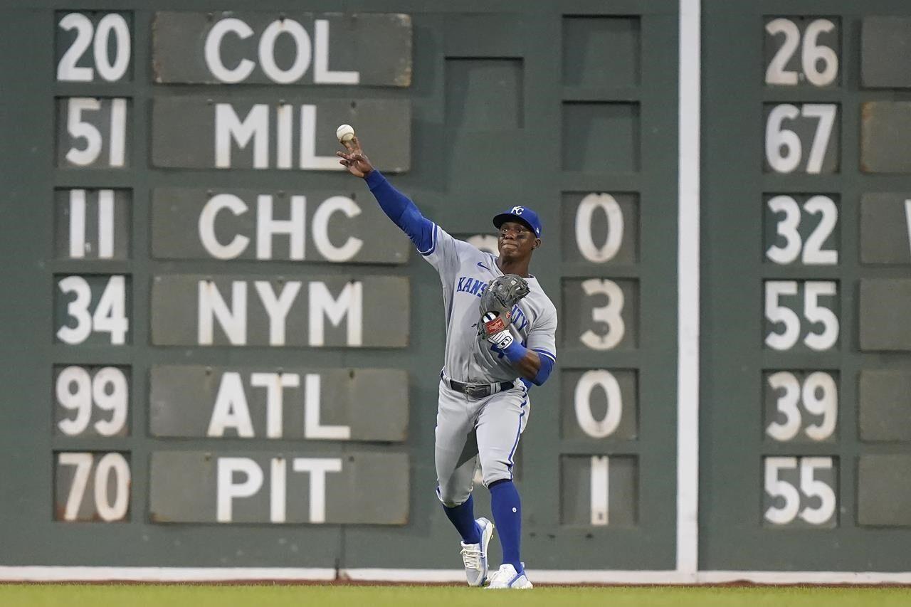 Story hits 3-run HR; Sox complete 4-game sweep over Rangers