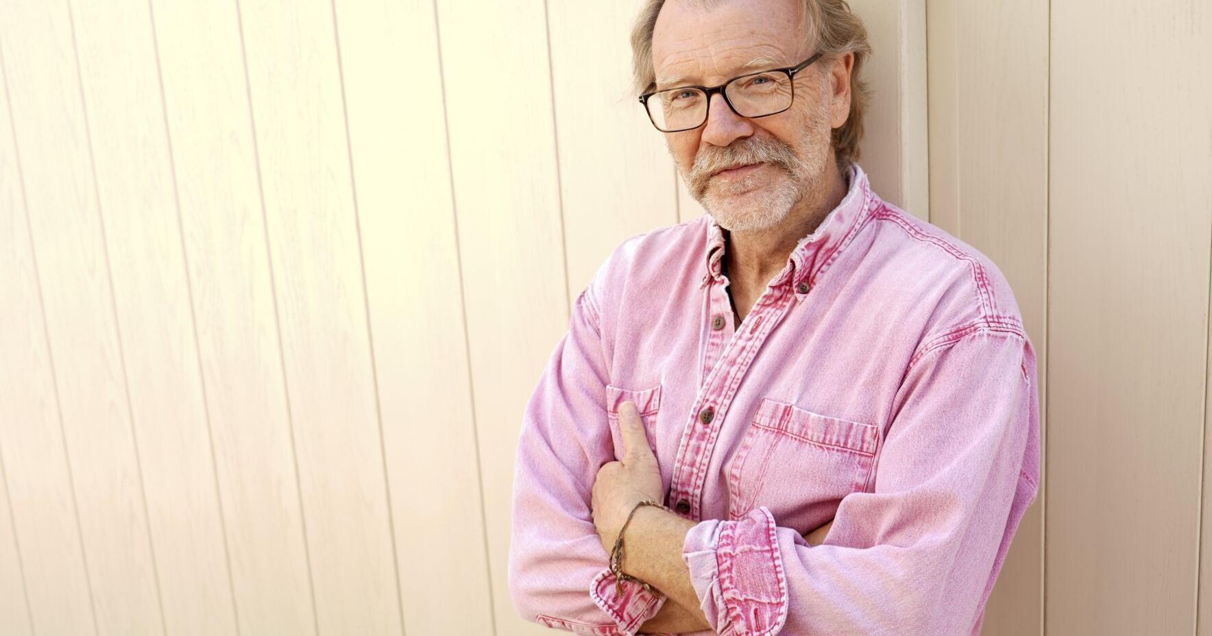 Review : George Saunders examines life and death in  Vigil  