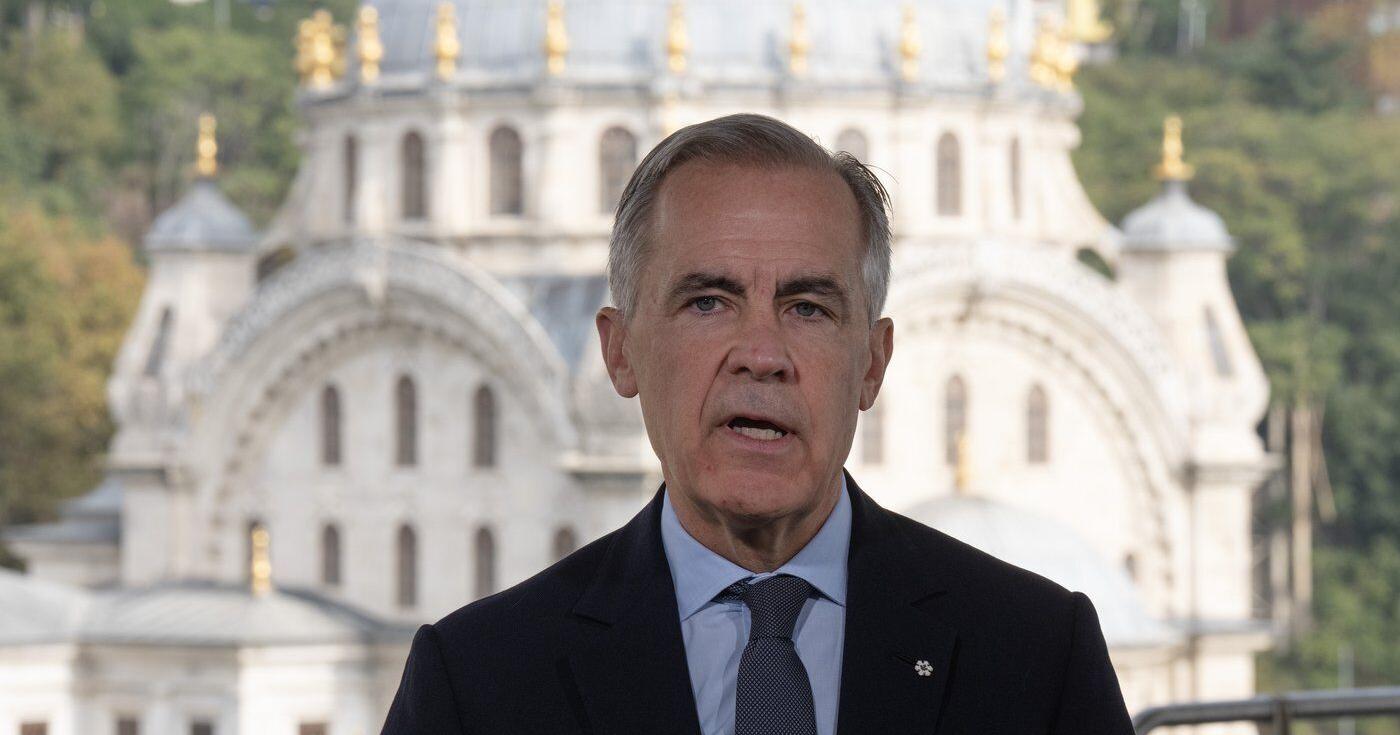 Carney tours Kariye Mosque in Istanbul before departing Turkey