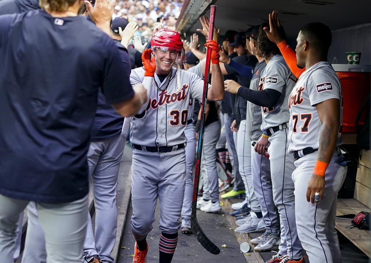 Harris, Olson help Braves snap skid, beat Phillies 6-3