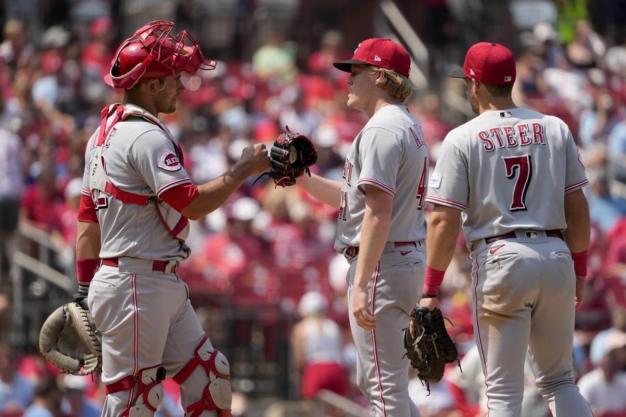Reds beat Dodgers 9-0 on homers by De La Cruz and Votto, grab NL