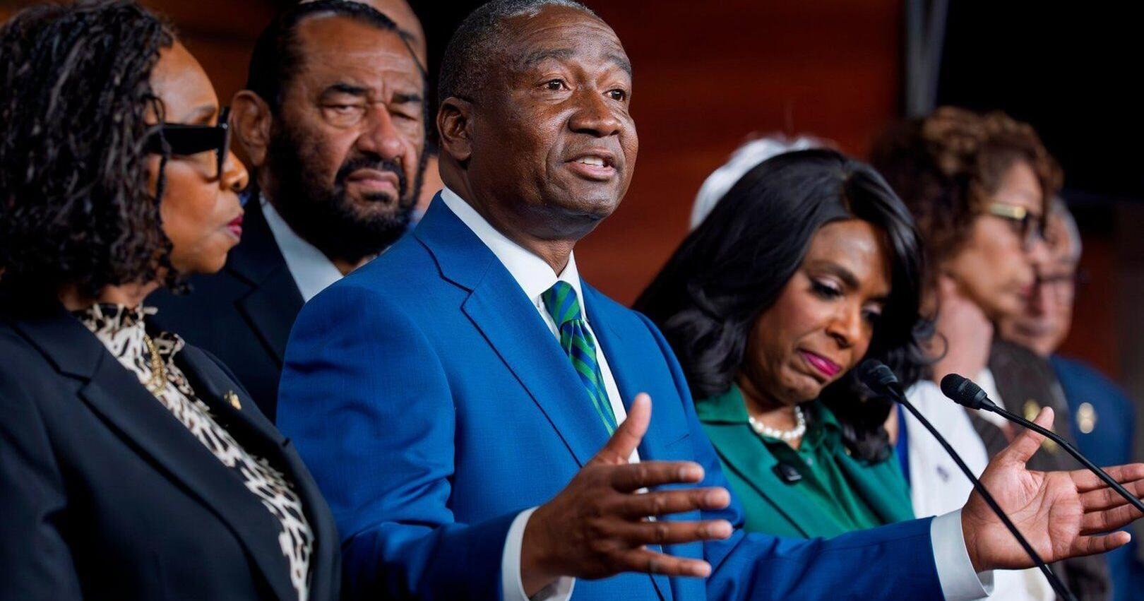 Louisiana Rep . Cleo Fields wont seek reelection after Democrat seat was redrawn