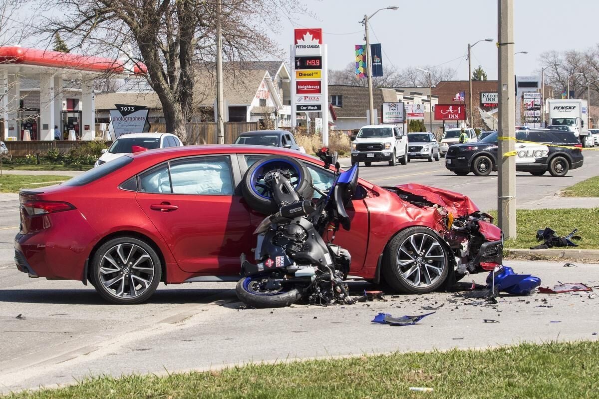 Welland motorcyclist dies following Niagara Falls crash