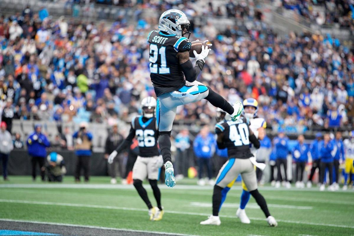 Stafford's streak of 28 TD passes without an interception ends in first quarter vs. Panthers