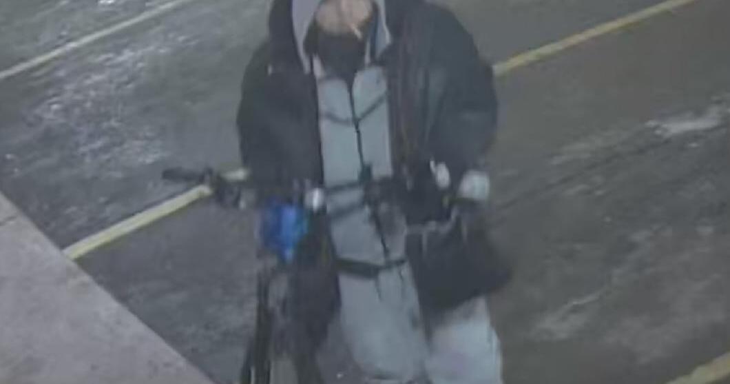 Pizza restaurant employee stabbed during armed robbery in Niagara Falls