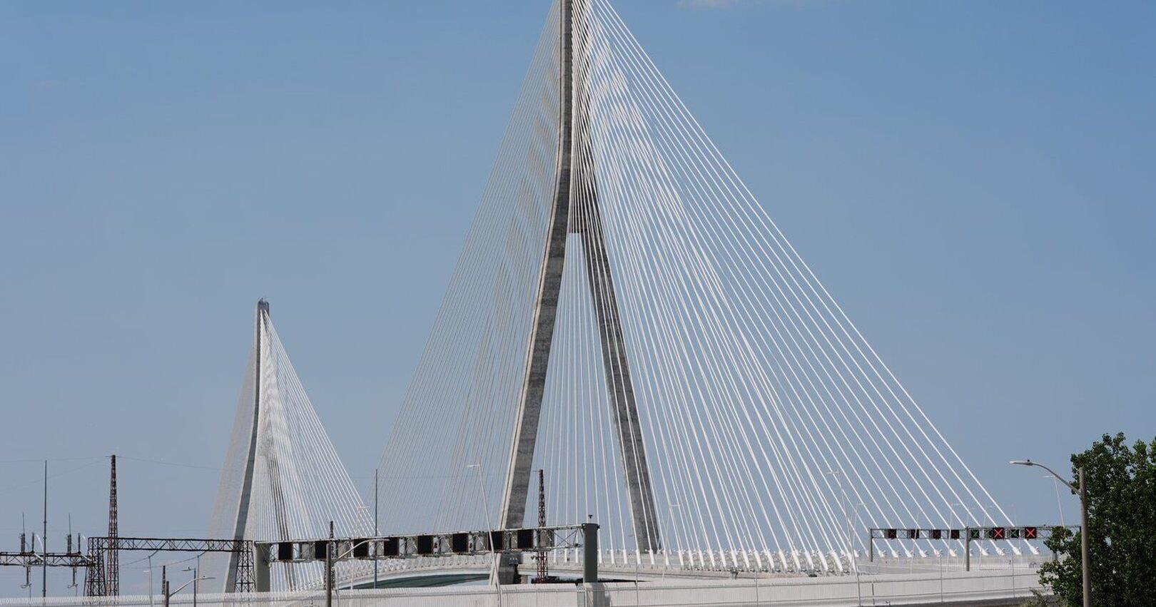 Dozens of drivers went wrong way on Highway 401 since Gordie Howe bridge opened : OPP