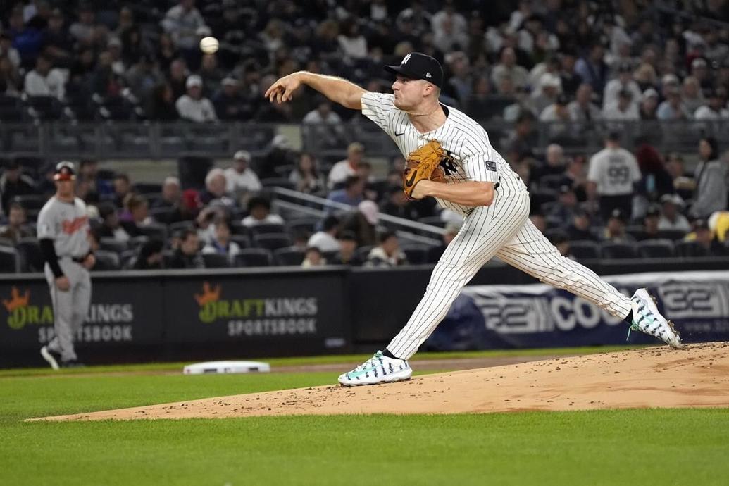 Yankees give Berti professional debut at first in ALDS Game 2, pick